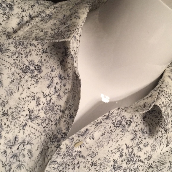 Lightweight summer button down blouse - Picture 6 of 6